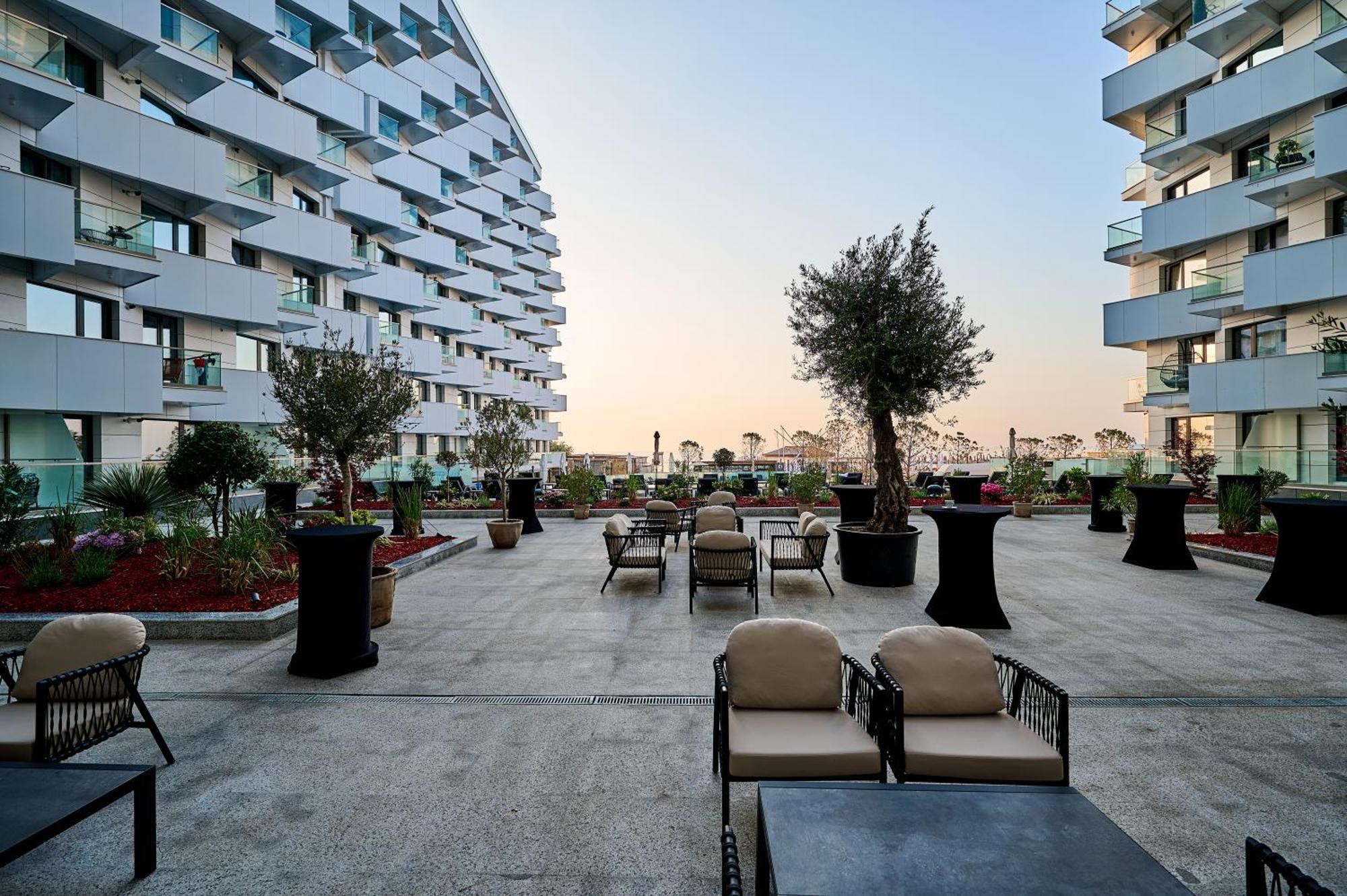 Crystal Beach - Infinity Pool & Spa Resort Năvodari المظهر الخارجي الصورة